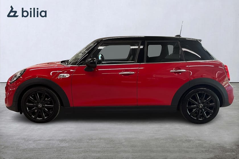 Bild 3 av MINI Cooper S 5-dörrars / Läderklädsel / Tonade rutor / Komfortöpp.
