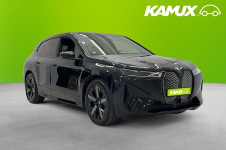 BMW iX xDrive40 326hk Sport Drag H/K HuD 360° GRILL PÅ KÖPET