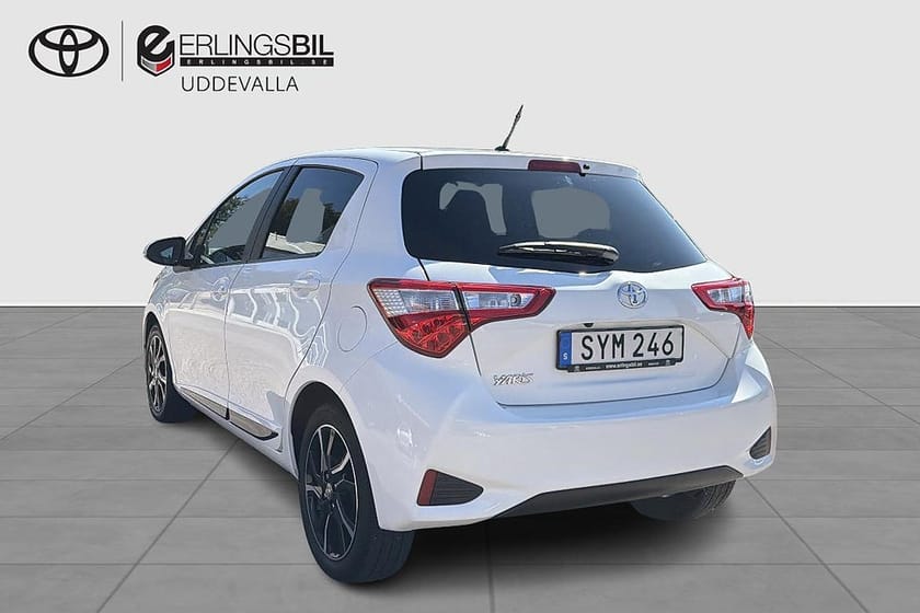Bild 3 av Toyota Yaris 1.5 VVT-iE MANUELL STYLE / VINTERHJUL / NYSERVAD