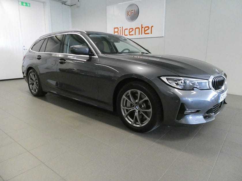 Bild 4 av BMW 330e Touring Sport line Drag-Navi-Kamera-Värmar*NYSERVAD*SoV