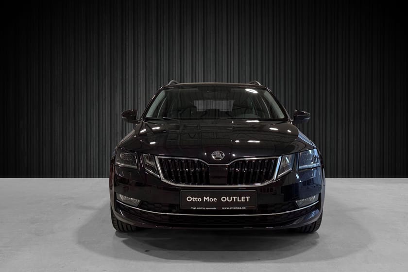 Bilde 4 av Škoda Octavia Stasjonsvogn STYLE | KROK | KAMERA | WEBASTO | CANTON | ACC | NAVI