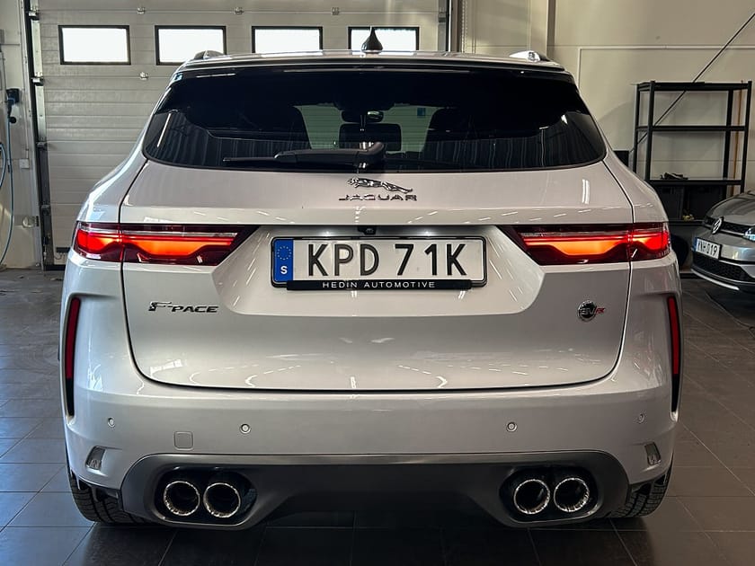 Bild 5 av Jaguar F-Pace SVR 5.0 V8 AWD 550HK 360/Pano/HuD/Skalstol/Drag/BLIS