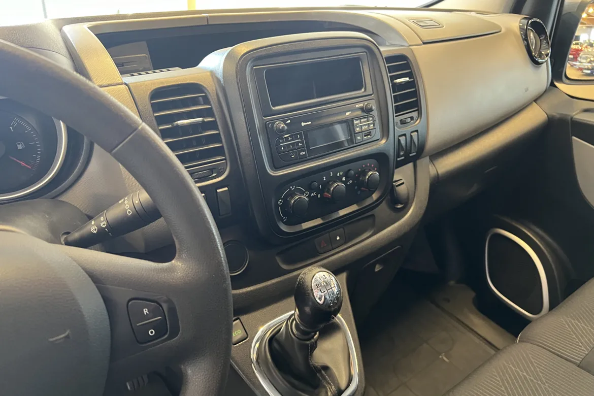 Nissan NV300 Skåpbil