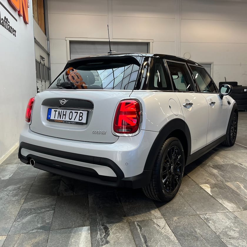 Bild 4 av MINI Cooper 5-dörrars Backkamera Farthållare PDC-bak 136hk