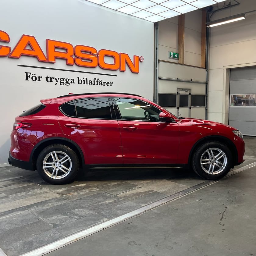 Bild 3 av Alfa Romeo Stelvio 2.0 Turbo 16V Q4 Navi Rattvärme Backkamera