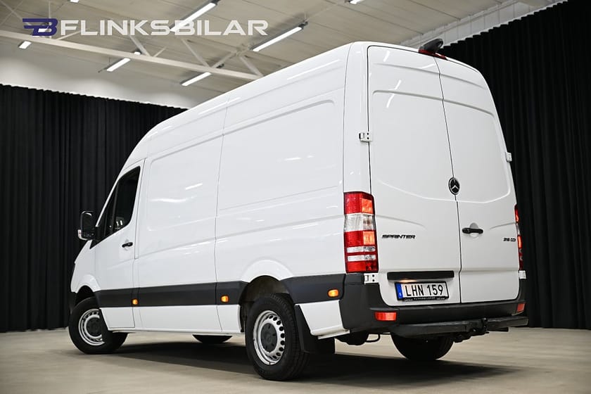 Bild 4 av Mercedes-Benz Sprinter 316 BlueTEC Skåpbil 7G 163HK Automat|Drag|Värmare|Backkamera