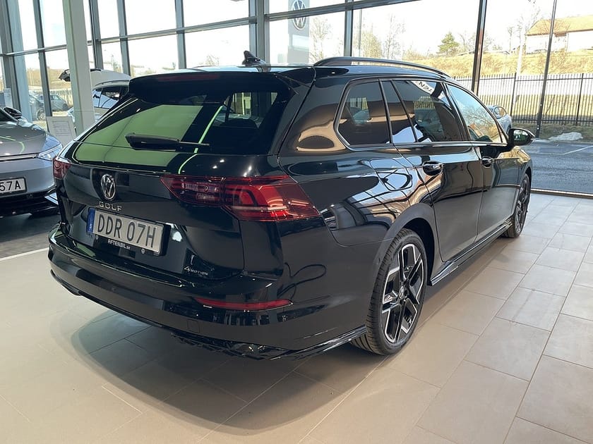 Bild 4 av Volkswagen Golf Sportscombi R-Line Edition 4 motion