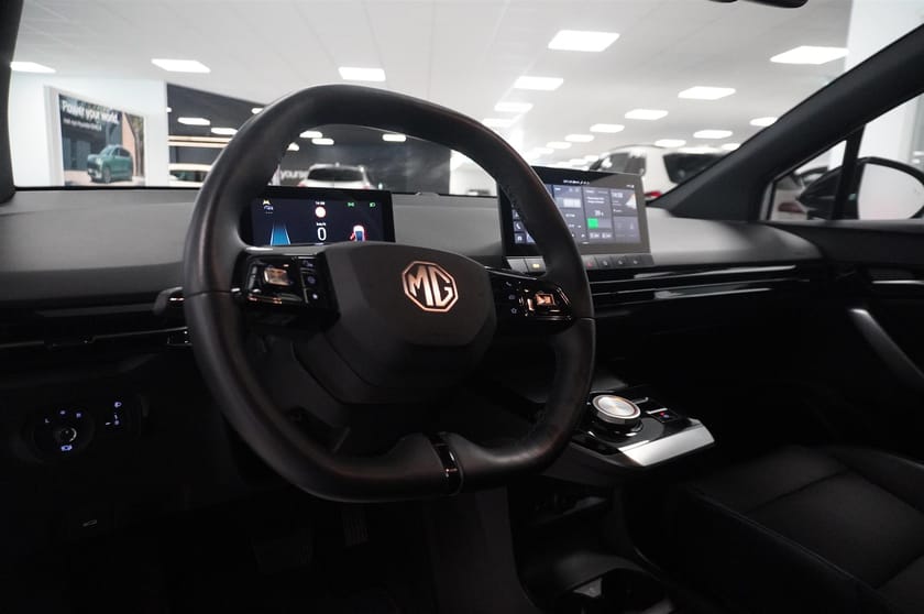 Bild 2 av MG 4 Electric Long Range Lux 64 kWh CarPlay 360kam Elstol