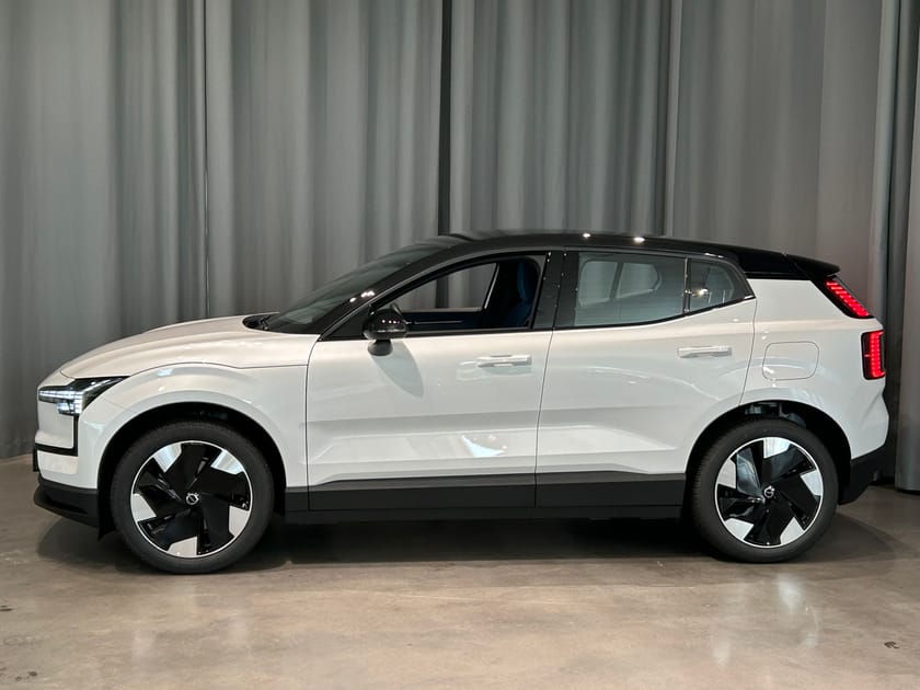 Bild 2 av Volvo EX30 Single Motor Extended Range M R Plus Edition Redo För Omg Leverans