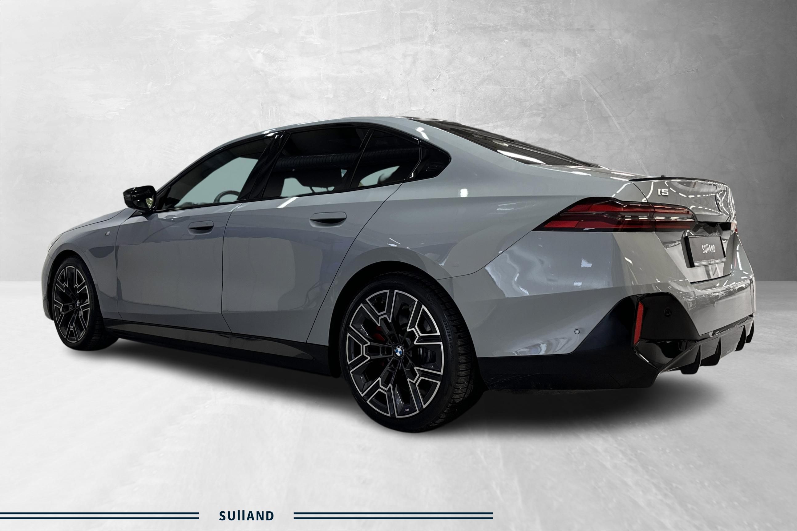 Thumnail bilde 3 av BMW i5 M60 xDrive Sedan