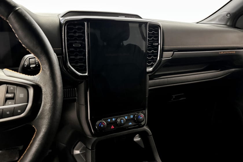 Bild 5 av Ford Ranger Dubbelhytt Wildtrak - Hundkåpa 3.0 TDI V6 240hk