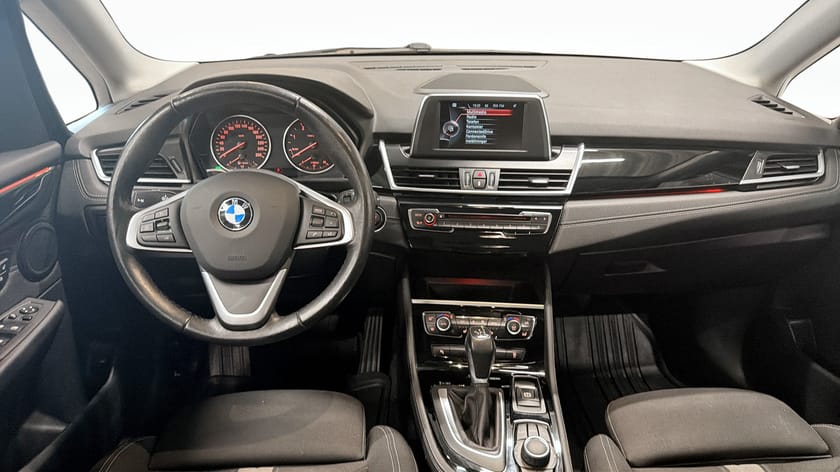 Bild 4 av BMW 220d xDrive Active Tourer Backkamerai-Fi Rattvärme