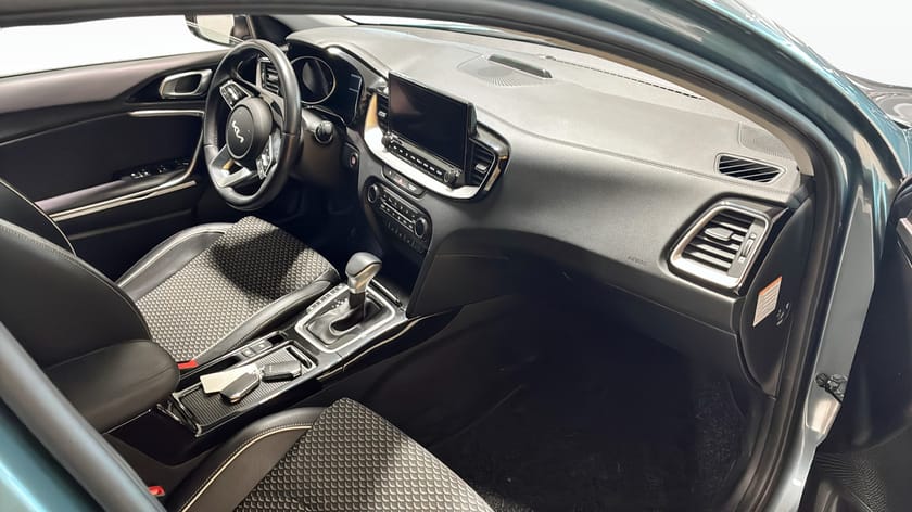 Bild 3 av Kia Ceed Sportswagon Plug-in Hybrid Advance 141 Hk Backkamera