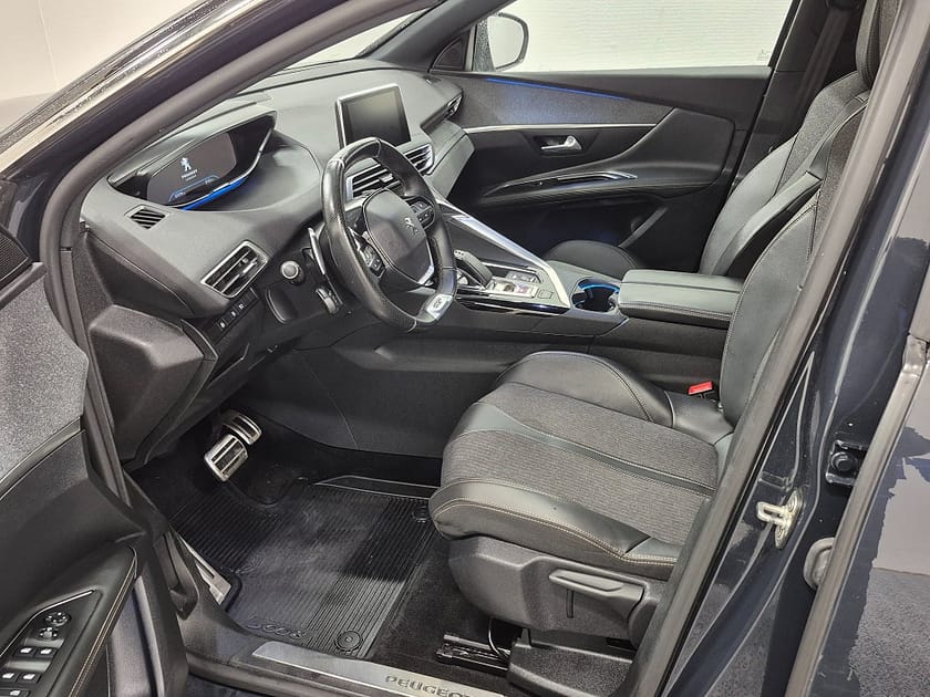 Bild 2 av Peugeot 3008 GT HYBRID4 AWD Plug in 300HK 4x4 GT-Pkt