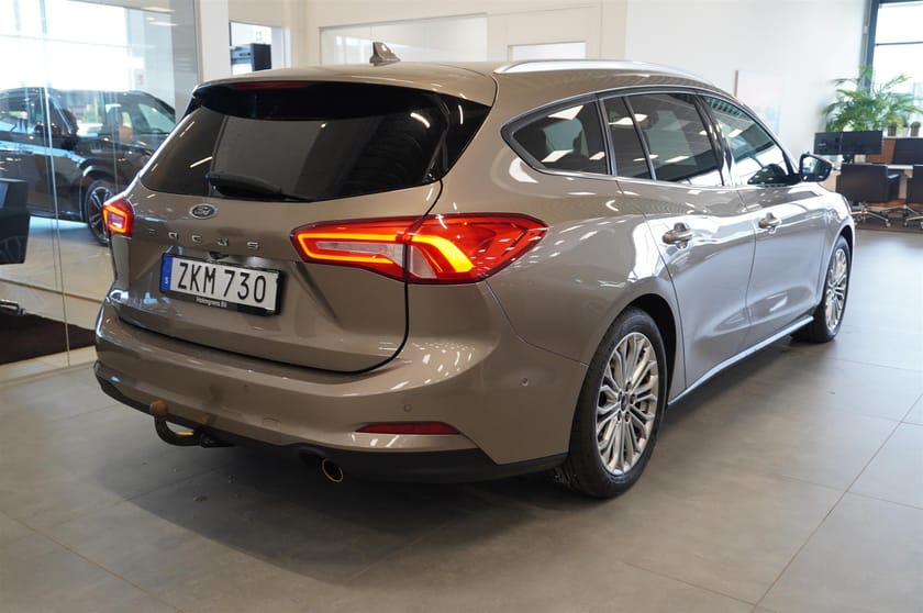 Bild 5 av Ford Focus Kombi 1,0t Titanium 125 hk Kamkedja, Drag, Servad, Vindruta