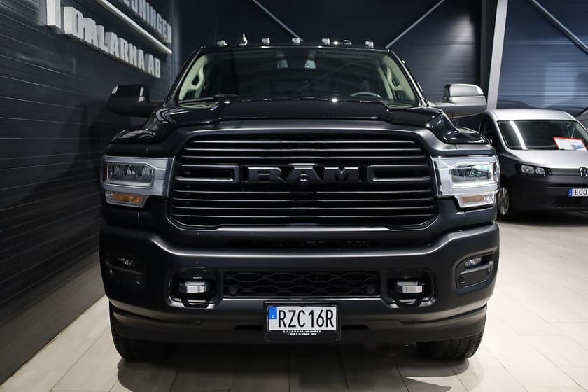 Bild 2 av RAM 2500 Mega Cab Dodge Laramie 6.7 Cummins 4x4 375hk