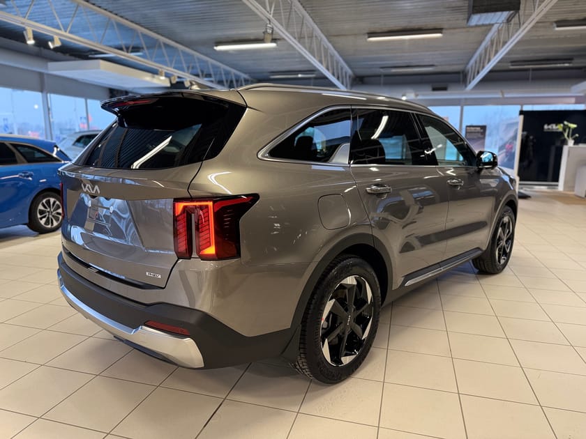 Bild 5 av Kia Sorento PHEV Plug-In Hybrid AWD Advance Plus / 360-kamera / Adaptiv farthållare / Bose