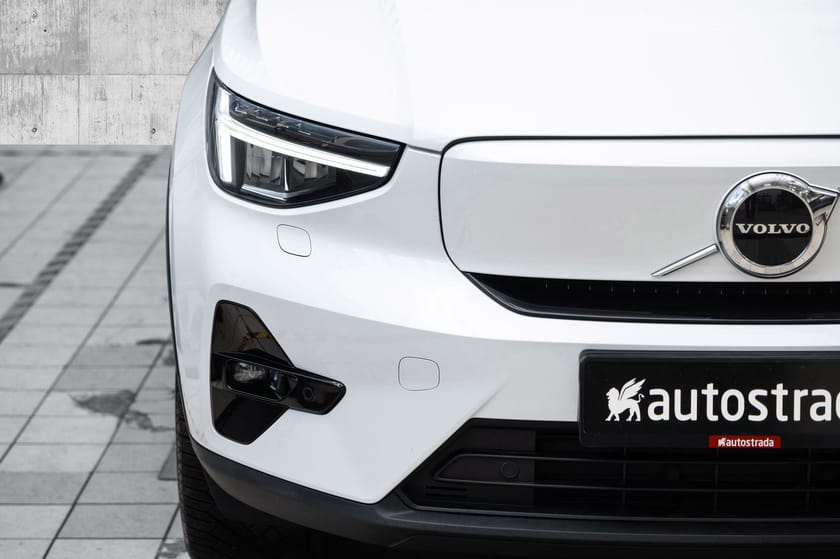 Bilde 3 av Volvo XC40 Recharge Twin motor Plus, 408 Hk, H.Feste, Metallic, Navi, Kamera, mm