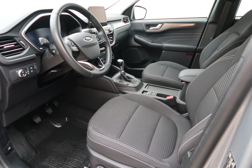 Bild 4 av Ford Kuga 1.5 150 Titanium / Nav / Kamera / Rattväme