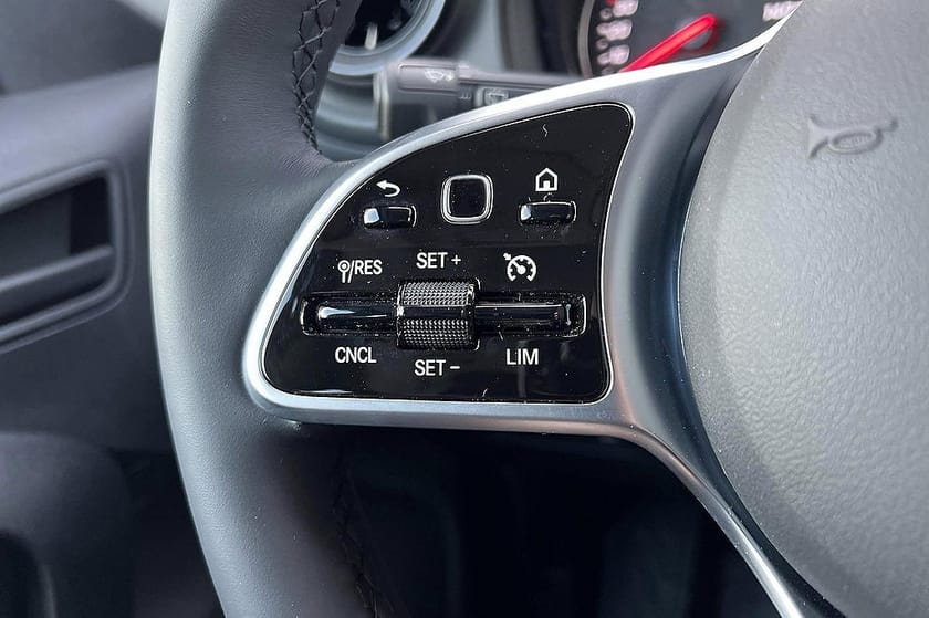 Bild 4 av Mercedes-Benz eCitan Tourer 112 L1