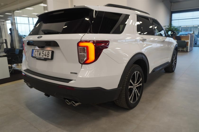 Bild 4 av Ford Explorer Plug-In Hybrid PHEV ST-Line Pano Navi Adaptiv F Drag 7-Sits