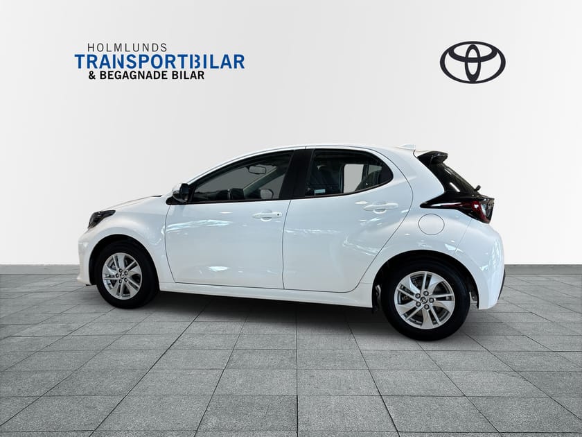 Bild 4 av Toyota Yaris Hybrid 115 1,5 CVT Active Komfort (116hk) Vinterhjul