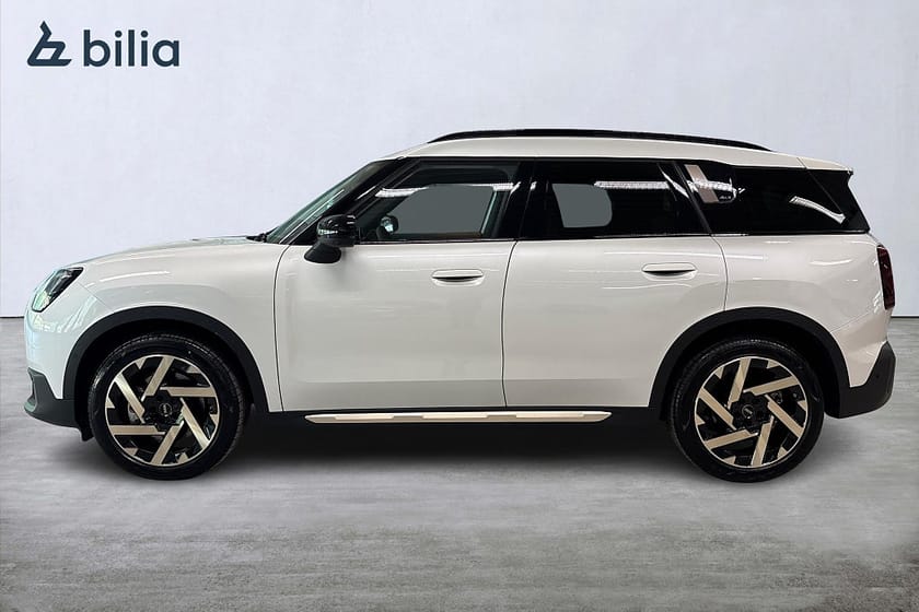 Bild 3 av MINI Countryman S ALL4 / Panorama / Aktiv farth. / Drag / H&K / 360