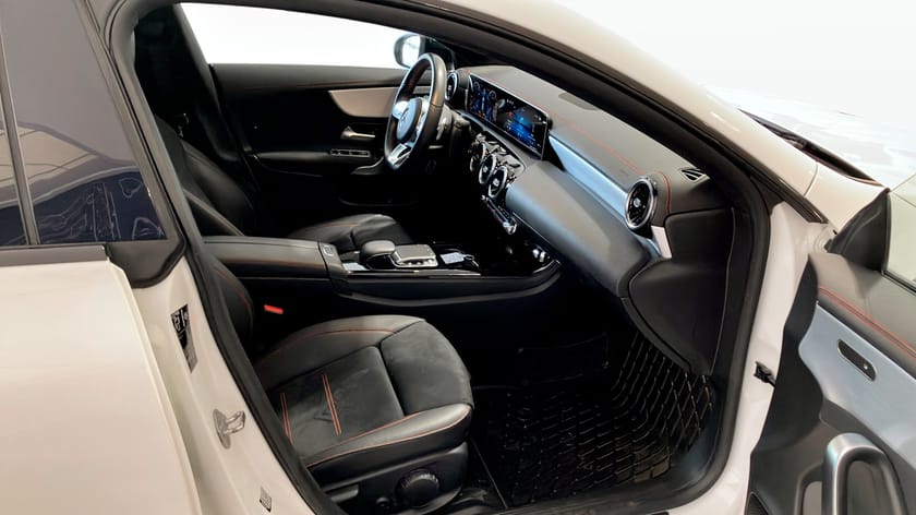 Bild 3 av Mercedes-Benz CLA 200 Shooting Brake / AMG-Line / Panorama / Dragkrok