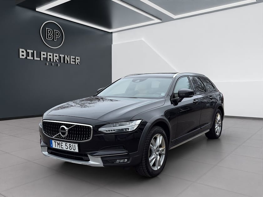 Bild 1 av Volvo V90 Cross Country D4 AWD Geartronic Momentum/Pano/Drag/Navi/S+V-Hjul