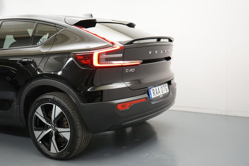 Bild 3 av Volvo C40 Recharge Twin Core, Dragkrok, Navigation