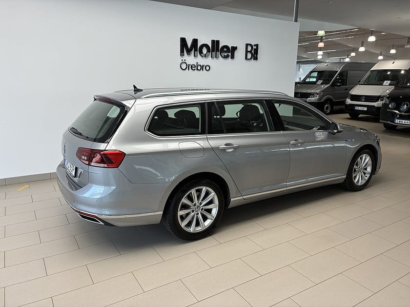 Bild 3 av Volkswagen Passat Sportscombi GTE Backkamera/Dragkrok