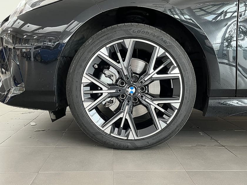 Bild 4 av BMW 120 4,95 ränta M Sport ParkAssist Rattvärme Auto Backkamera
