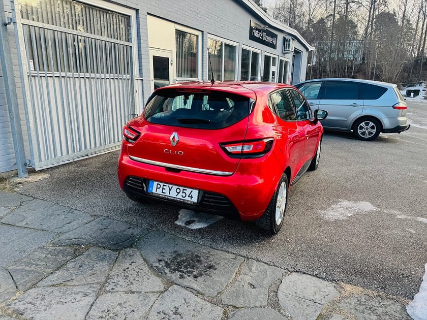 Bild 3 av Renault Clio 1.2 TCe 118HK AUTOMAT / NAVI / 5800Mil