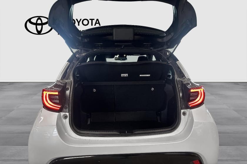 Bild 5 av Toyota Yaris Hybrid Style, JBL, Bitone