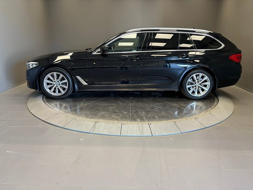 Bild 2 av BMW 520d xDrive Touring Steptronic Sport line Euro 6
