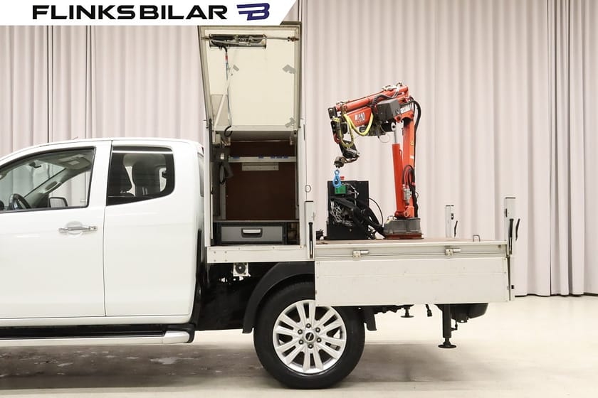 Bild 3 av Isuzu D-Max Space Cab 163HK Automat|Kranbil|Halvskåp|EnÄgare|Momsbil