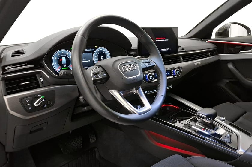 Bild 4 av Audi A4 allroad quattro 45 TFSI 265 S-tr / Matrix / Cockpit / Black