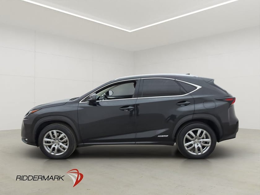 Bild 1 av Lexus NX 300h AWD Executive Navi El-bagage Keyless Läder