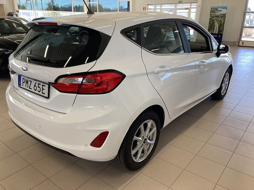 Bild 5 av Ford Fiesta Rattvärme Adaptiv farthållare