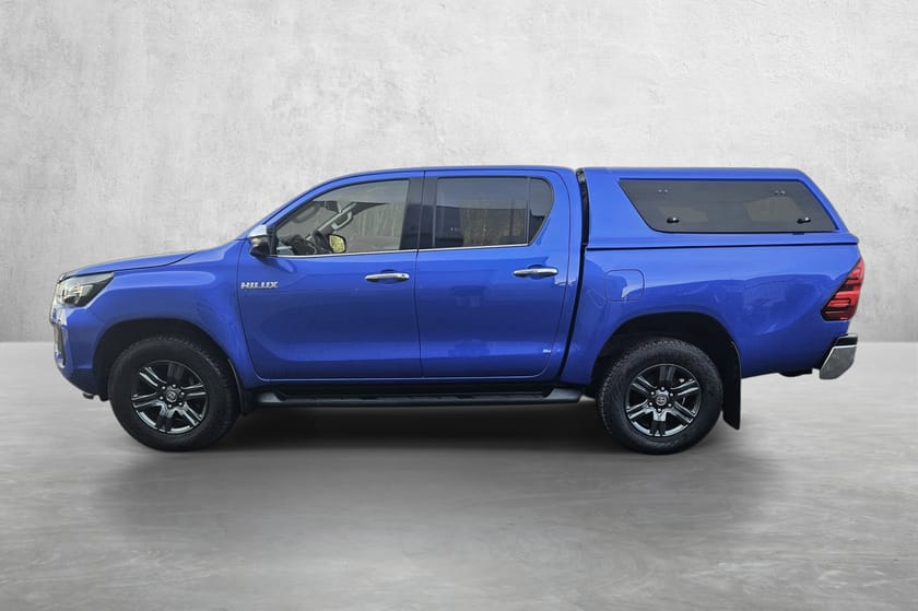 Bilde 2 av Toyota Hilux Dobbelcab 2,8 204hk D-Cab 4WD SR aut
