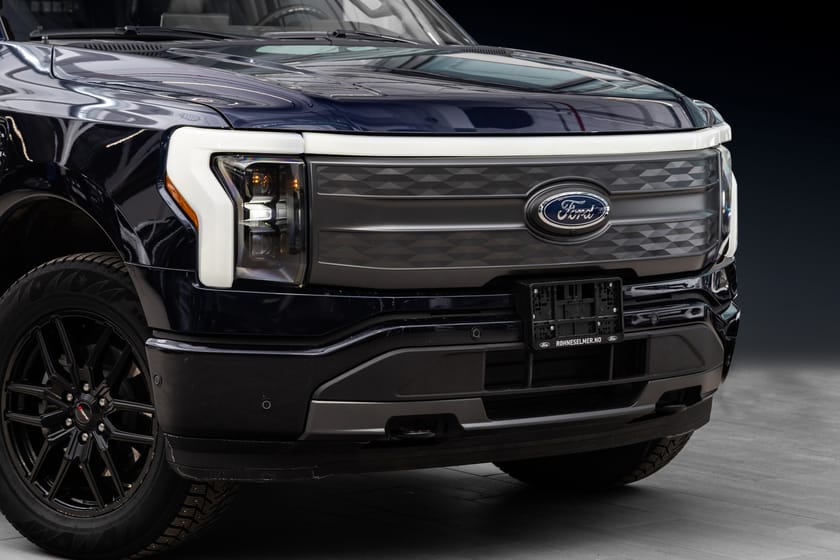 Bilde 2 av Ford F-150 Lightning Standard Range Lariat 98 kWh AWD / B&O / NORSK / KROK  / SKINN