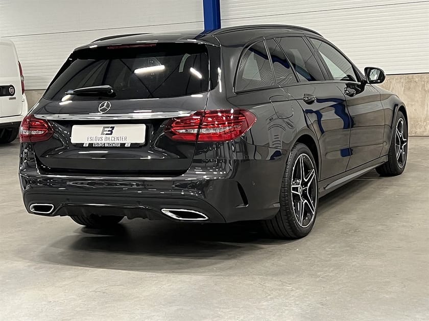 Bild 4 av Mercedes-Benz C 200 T d 160 HK / AMG / Night Edition / Burmester
