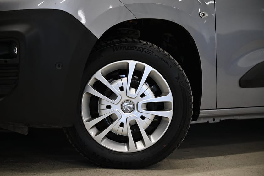 Bild 5 av Peugeot Partner Utökad Last 130HK L2|Automat|Drag|Värmare|PDC|EnÄgare|NyKamrem