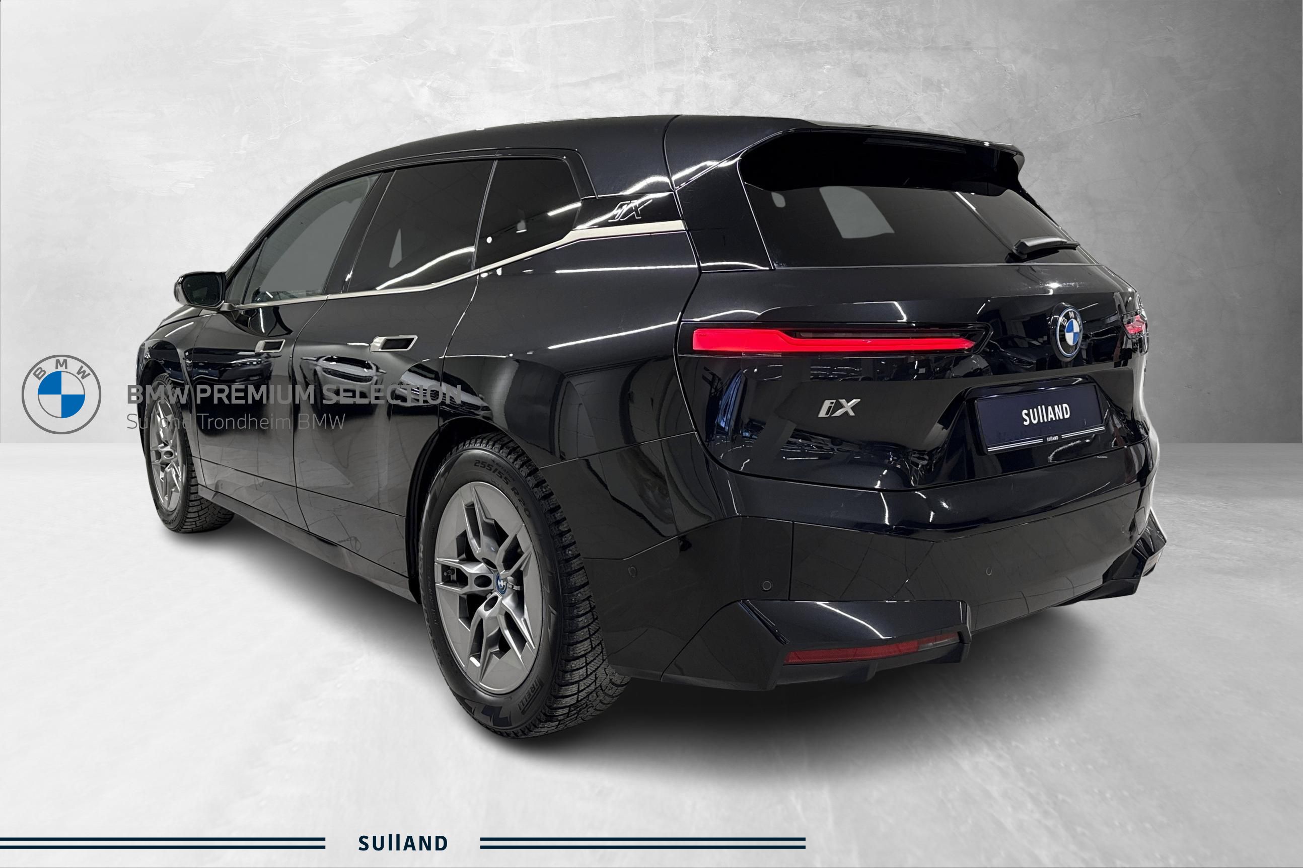 Thumnail bilde 2 av BMW iX xDrive40