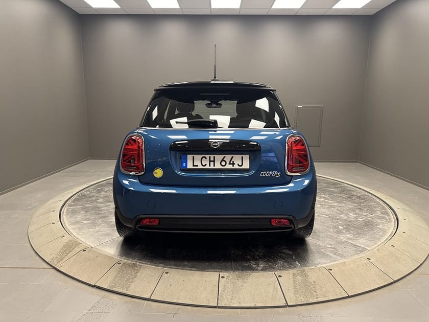 Bild 5 av MINI Cooper SE / Essential / Driving Assistant / Vinterhjul