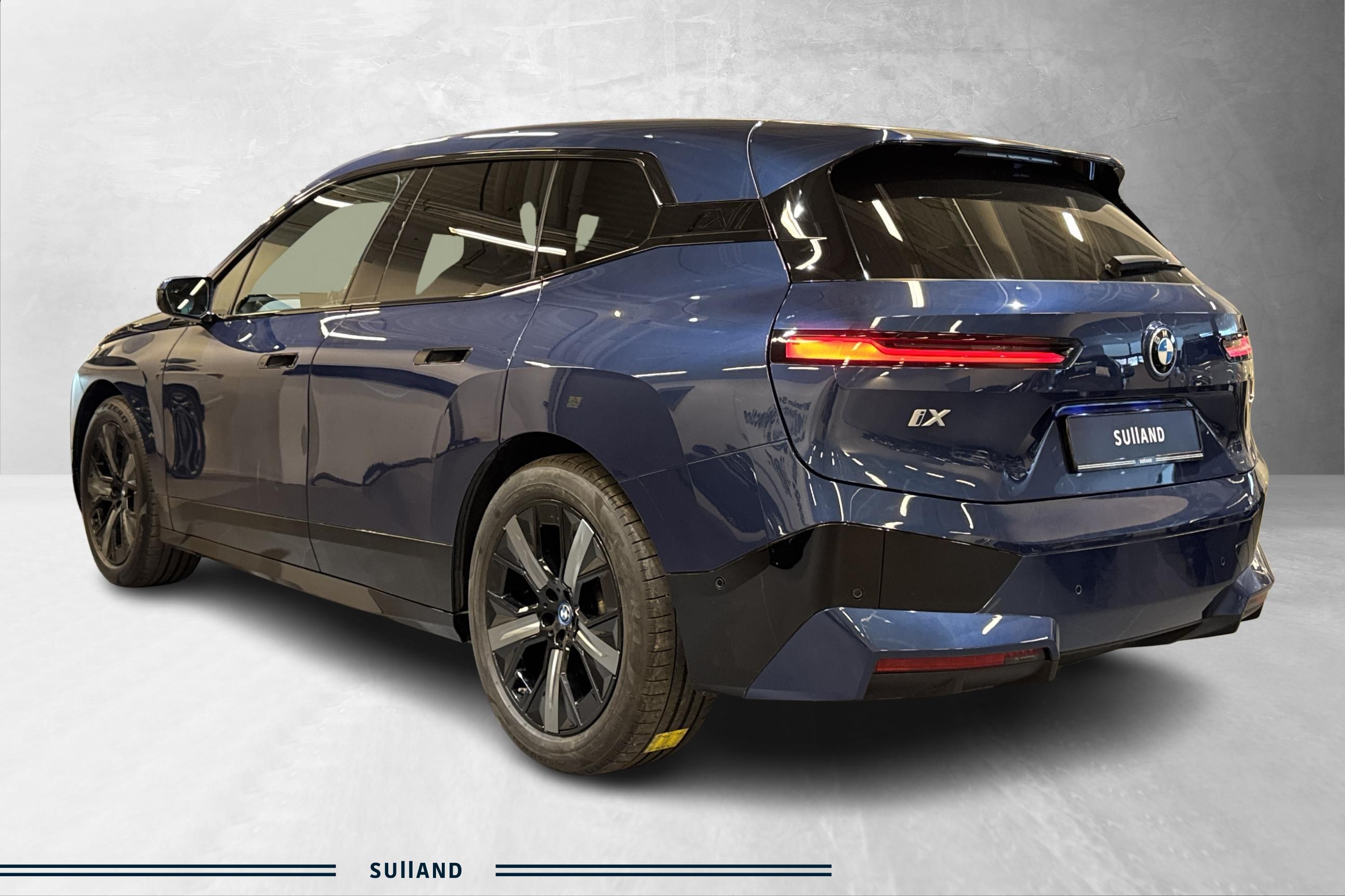 Thumnail bilde 1 av BMW iX xDrive40