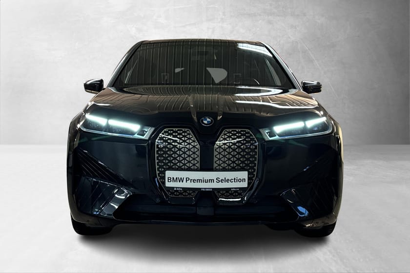 Bilde 2 av BMW iX xDrive50 Fully Charged,4-hjulsstyring,Luft,Skinn,H&K