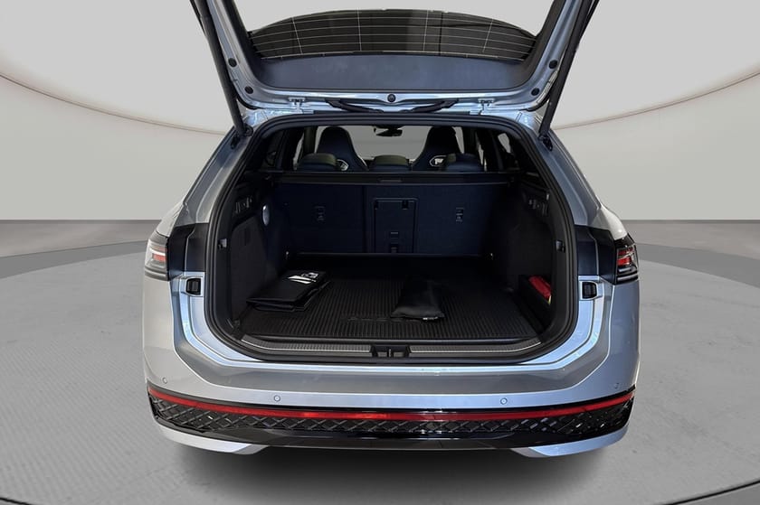 Bild 4 av Volkswagen Passat Variant eHybrid R-Line 272hk *SNABB LEVERANS*