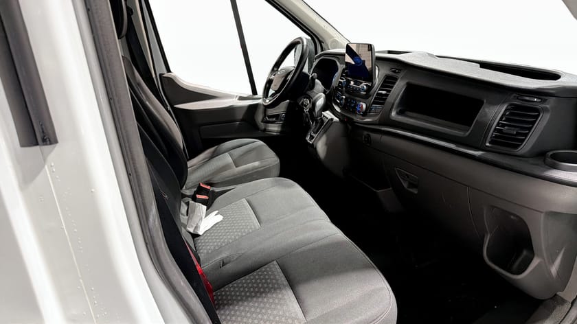 Bild 3 av Ford Transit 350 Chassi Cab L2 2.0L 160HK Bakgavellyft