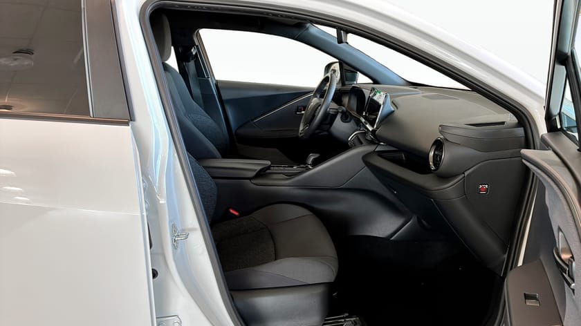 Bild 3 av Toyota C-HR Hybrid e-CVT
